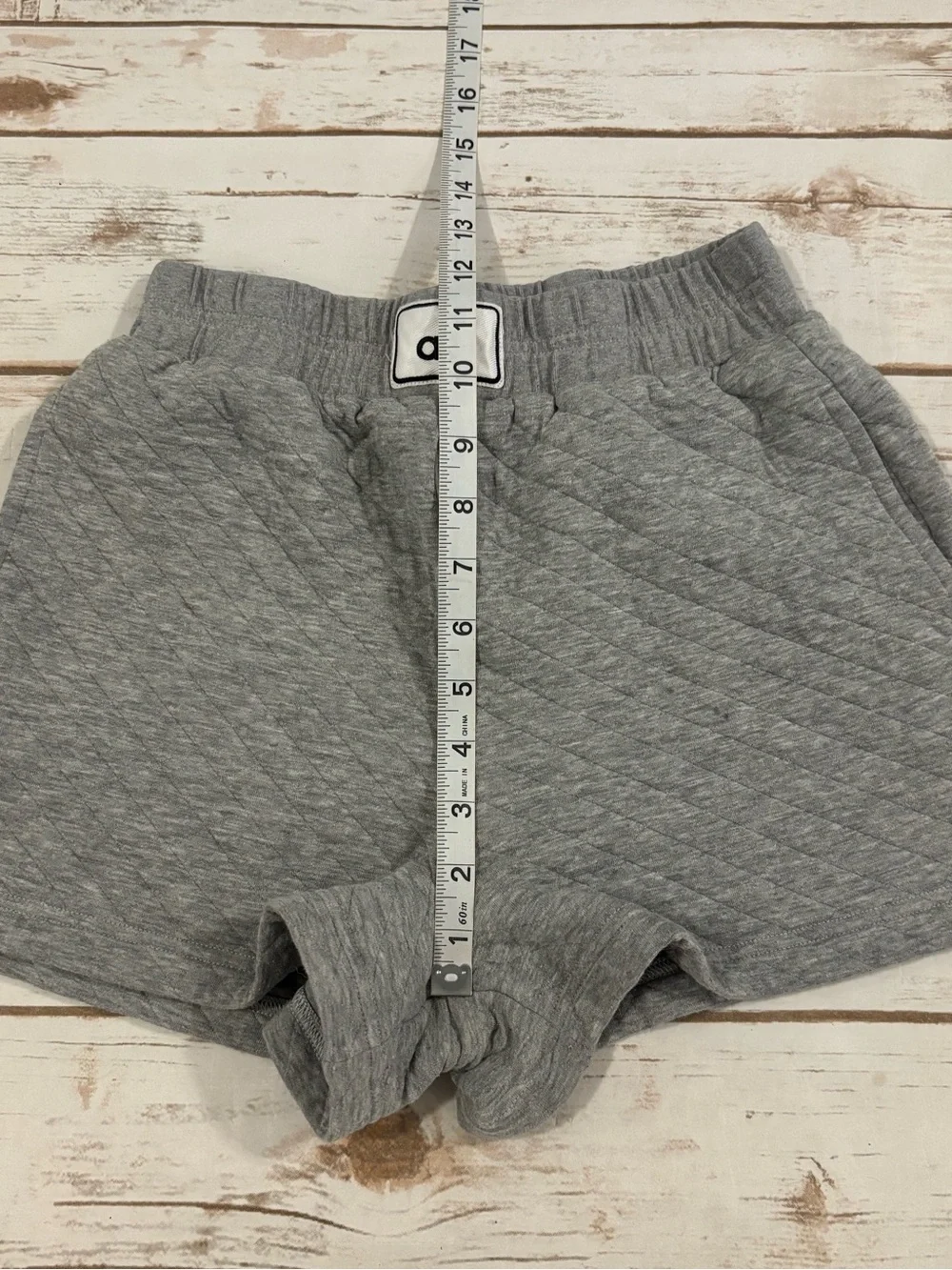 Alo Yoga Heather Gray Quilted Arena Boxing Athletic Lounge Shorts Size XS